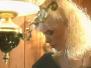 金髮女士充滿激情的狂野激烈的性愛