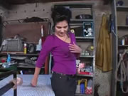 洋妹子在直播大戰炮機 高潮淫水